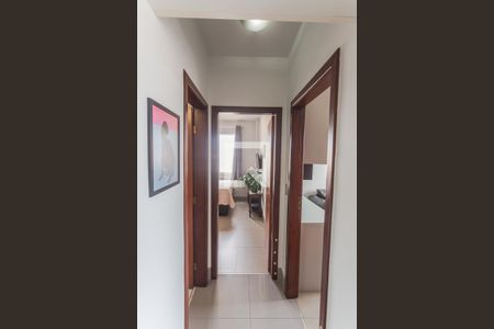 Corredor de apartamento à venda com 2 quartos, 54m² em Horto, Belo Horizonte
