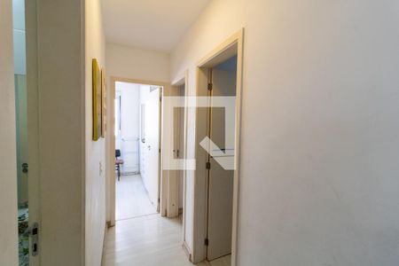 Corredor de apartamento à venda com 3 quartos, 72m² em Teresópolis, Porto Alegre