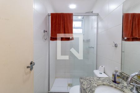 Banheiro de apartamento à venda com 3 quartos, 72m² em Teresópolis, Porto Alegre