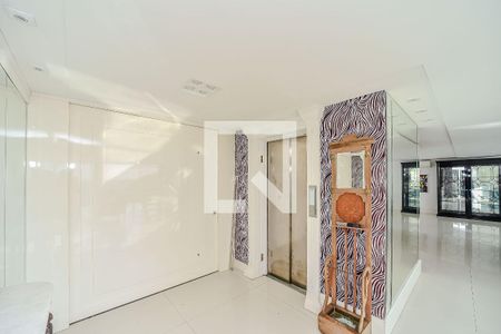 Sala/Elevador de apartamento à venda com 3 quartos, 459m² em Higienópolis, Porto Alegre