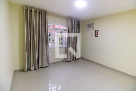 Quarto 1 de casa para alugar com 5 quartos, 130m² em Piratininga, Niterói