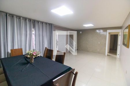 Sala de casa para alugar com 5 quartos, 130m² em Piratininga, Niterói