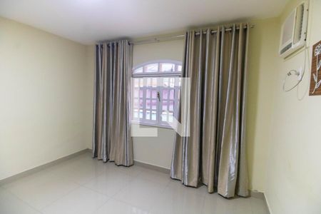 Quarto 1 de casa para alugar com 5 quartos, 130m² em Piratininga, Niterói