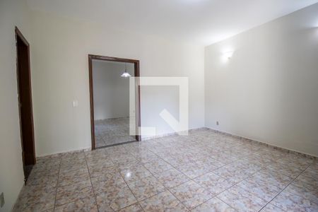 Sala de casa à venda com 3 quartos, 260m² em Irajá, Rio de Janeiro
