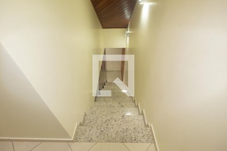 Escada de casa para alugar com 3 quartos, 155m² em Campo Grande, Rio de Janeiro