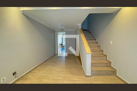 Sala de casa para alugar com 3 quartos, 115m² em Jardim Monte Azul, São Paulo