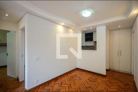 Sala de apartamento para alugar com 2 quartos, 52m² em Conjunto Residencial Vista Verde, São Paulo