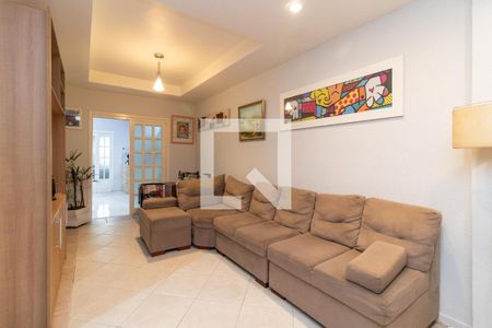 Sala de casa à venda com 3 quartos, 116m² em Guarujá, Porto Alegre