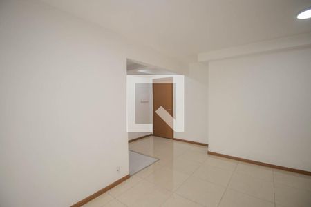 Sala de apartamento para alugar com 3 quartos, 76m² em Mutondo, São Gonçalo