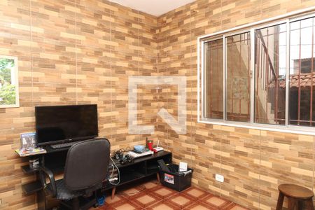 Casa para alugar com 3 quartos, 115m² em Jardim Senice, São Paulo