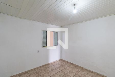 Quarto de casa para alugar com 2 quartos, 70m² em Jardim Senice, São Paulo