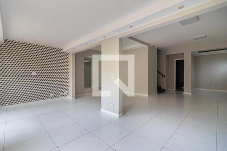 Casa à venda com 3 quartos, 220m² em Tamboré, Santana de Parnaíba