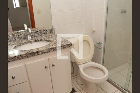 Banheiro da Suíte de apartamento para alugar com 2 quartos, 61m² em Vila Jaragua, Goiânia