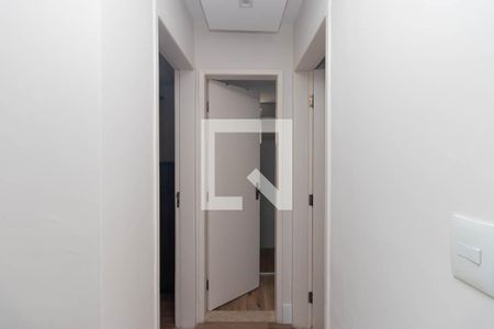 Corredor dos Quartos de apartamento para alugar com 2 quartos, 59m² em Vila Mazzei, São Paulo