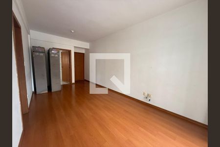 Apartamento à venda com 3 quartos, 82m² em Estoril, Belo Horizonte