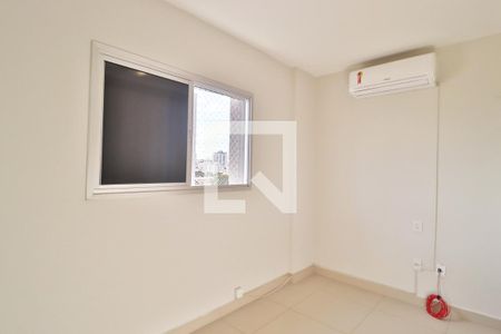 Quarto 1 de apartamento para alugar com 2 quartos, 70m² em Saraiva, Uberlândia