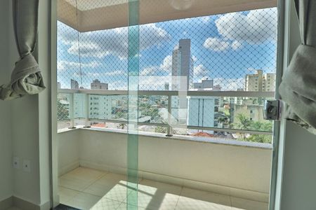 Sala de apartamento para alugar com 2 quartos, 70m² em Saraiva, Uberlândia