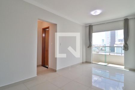 Sala de apartamento para alugar com 2 quartos, 70m² em Saraiva, Uberlândia