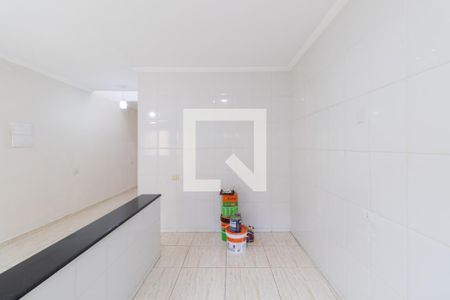 Sala e Cozinha de casa para alugar com 2 quartos, 85m² em Jardim das Oliveiras, São Paulo