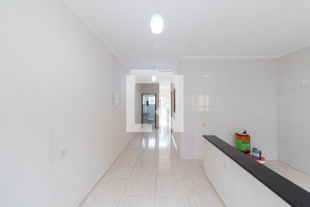Sala e Cozinha de casa para alugar com 2 quartos, 85m² em Jardim das Oliveiras, São Paulo