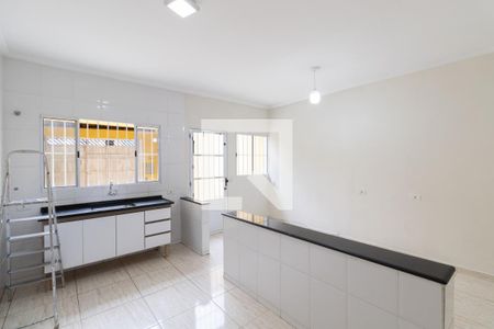 Sala e Cozinha de casa para alugar com 2 quartos, 85m² em Jardim das Oliveiras, São Paulo