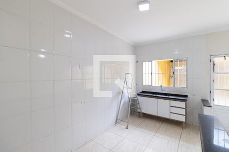 Sala e Cozinha de casa para alugar com 2 quartos, 85m² em Jardim das Oliveiras, São Paulo