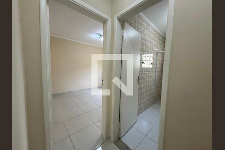 Corredor de casa à venda com 3 quartos, 214m² em Umuarama, Osasco