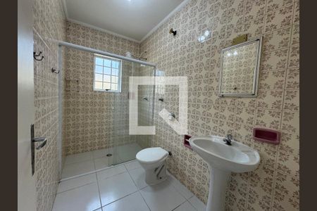 Banheiro 1 de casa à venda com 3 quartos, 214m² em Umuarama, Osasco