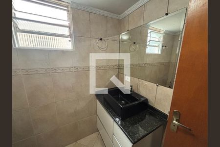 Banheiro de apartamento à venda com 2 quartos, 45m² em Conjunto Habitacional Padre José de Anchieta, São Paulo