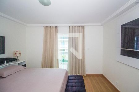 Casa para alugar com 4 quartos, 306m² em Jardim Sulacap, Rio de Janeiro