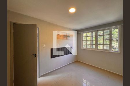 Quarto 1 de casa de condomínio para alugar com 2 quartos, 100m² em Vargem Pequena, Rio de Janeiro
