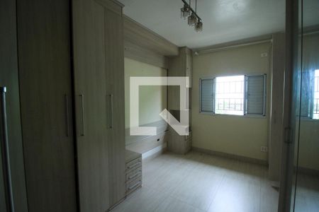 Casa à venda com 4 quartos, 172m² em Vila Bertioga, São Paulo