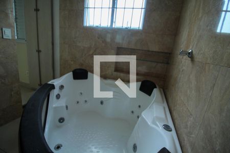 Casa à venda com 4 quartos, 172m² em Vila Bertioga, São Paulo