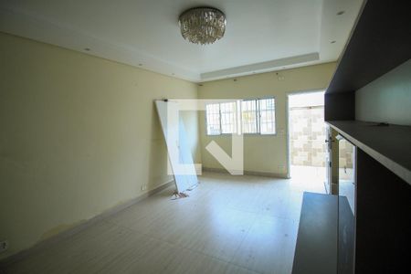 Casa à venda com 4 quartos, 172m² em Vila Bertioga, São Paulo