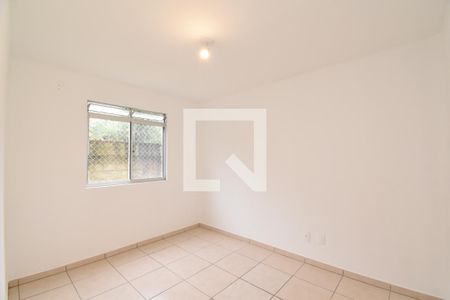 Quarto 1 de apartamento para alugar com 2 quartos, 40m² em Santa Cândida, Curitiba