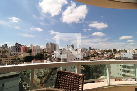 Sacada de apartamento para alugar com 3 quartos, 74m² em Saraiva, Uberlândia