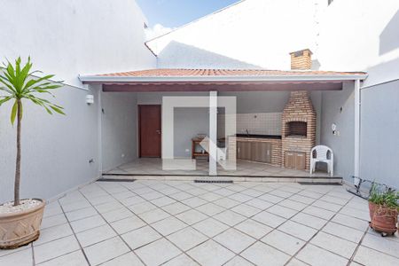 Quintal de casa à venda com 3 quartos, 255m² em Vila Brasilio Machado, São Paulo