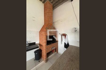 Casa à venda com 4 quartos, 150m² em Jardim Itatiaia, São Paulo