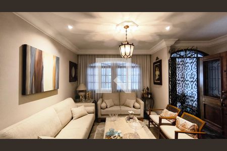 Sala de casa à venda com 5 quartos, 220m² em Cambuci, São Paulo