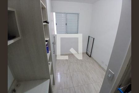 Quarto de apartamento para alugar com 2 quartos, 50m² em Jardim Barro Branco, Cotia