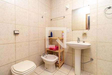 Banheiro do Quarto 1 de casa à venda com 2 quartos, 190m² em Santo Antônio, Porto Alegre