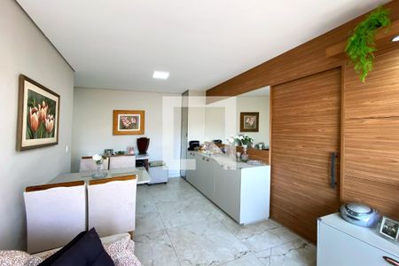 Apartamento à venda com 2 quartos, 68m² em Carlos Prates, Belo Horizonte