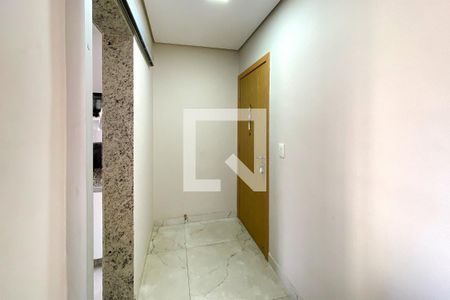 Hall de entrada de apartamento à venda com 2 quartos, 68m² em Carlos Prates, Belo Horizonte