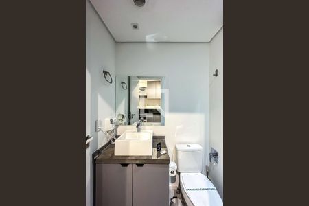 Banheiro de kitnet/studio para alugar com 1 quarto, 18m² em Vila Regente Feijó, São Paulo