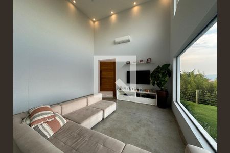 Sala de casa à venda com 3 quartos, 215m² em Parque Vila Rica, Barueri
