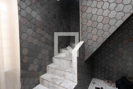 Escada de casa à venda com 4 quartos, 110m² em Bortolândia, São Paulo