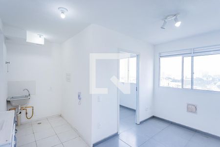 Sala, cozinha e área de serviço de apartamento para alugar com 2 quartos, 30m² em Jardim Pereira Leite, São Paulo