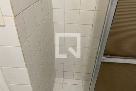 Banheiro de apartamento para alugar com 0 quarto, 36m² em Itararé, Santos