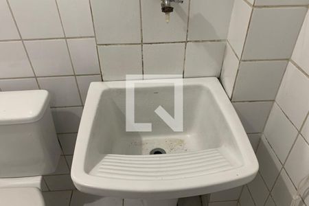 Banheiro de apartamento para alugar com 0 quarto, 36m² em Itararé, Santos