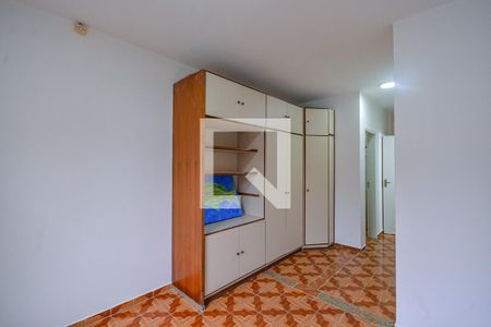 Quarto 1 de casa para alugar com 3 quartos, 120m² em Jardim Cristal, São Paulo